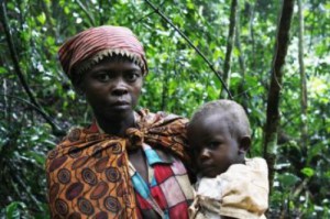A Batwa woman and her child in Bwindi Impenetrable Forest National Park, Uganda. Credit: George Perry